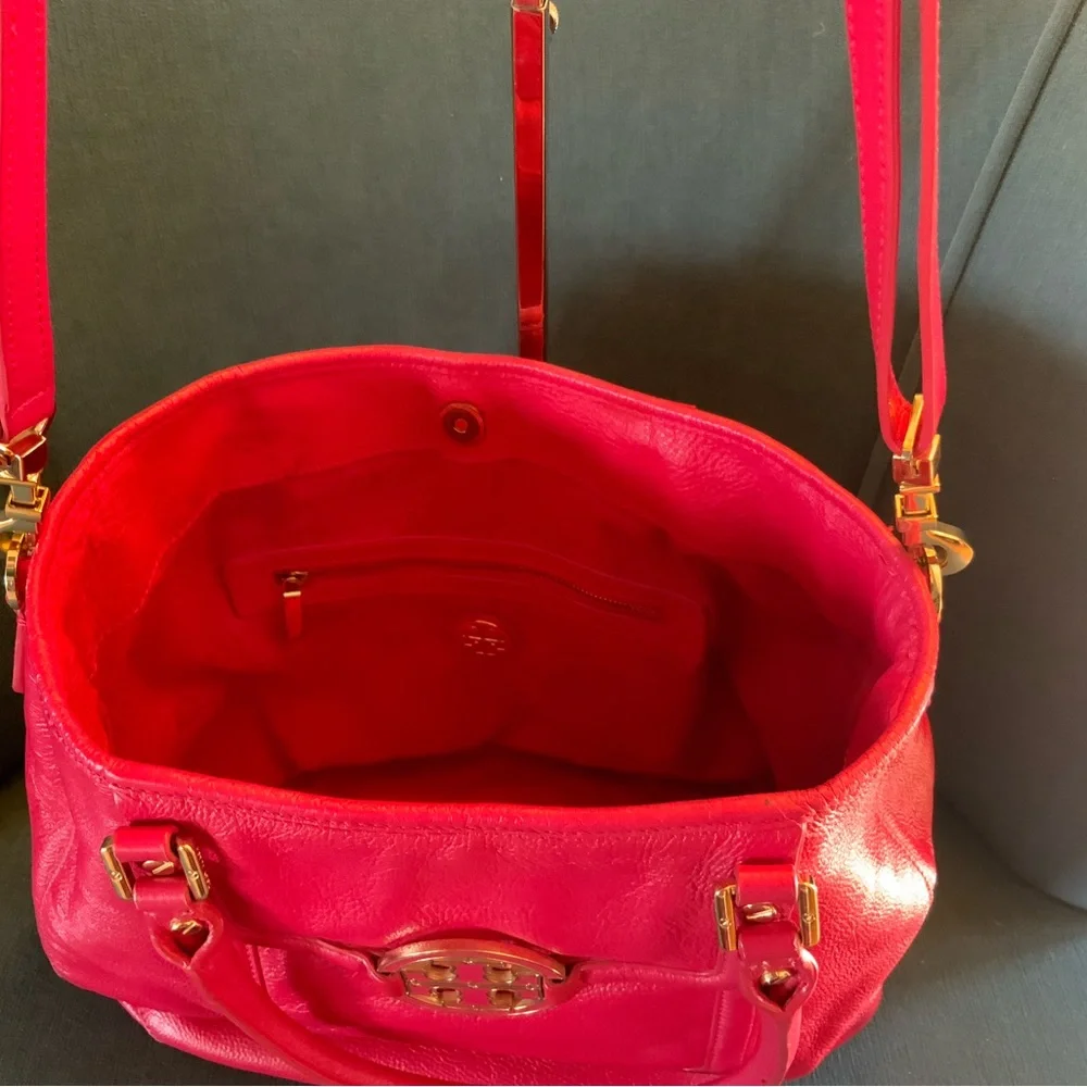 Tory Burch Classic Handle Amanda Hobo Two Way Bag - Carnival Red - Picture 6 of 9